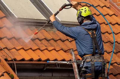 Démoussage et hydrofuge de toiture à Quittebeuf